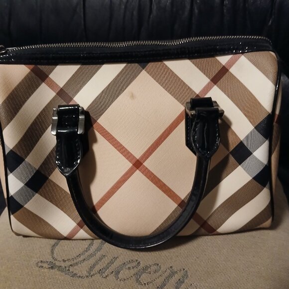 Authentic Burberry Chester Nova Check Patent Bowling Bag Black - Picture 10 of 13